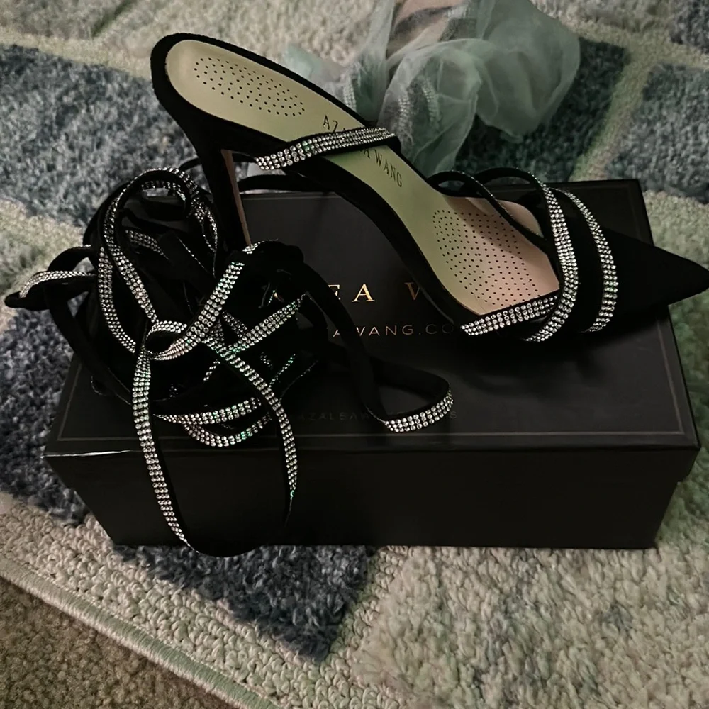 Heels - Picture 1 of 4